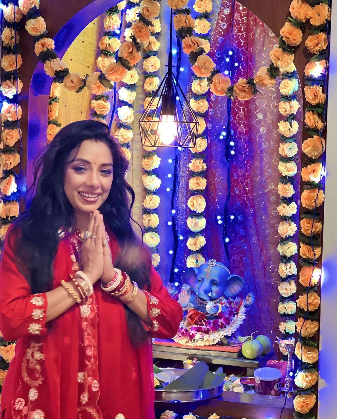 Rupali Ganguly invited Ganpati Bappa home and sought his blessings. The actress shared multiple pictures from the first day of the festival on Instagram